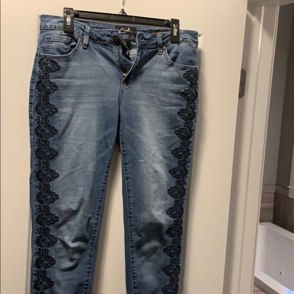 Skinny jeans